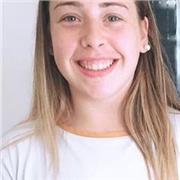 Graduada en Magisterio de Educación Primaria y cursando un Máster sobre el Lenguaje, la Comunicación y sus Patologías